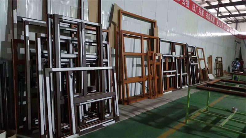 成品車(chē)間2.jpg 成品車(chē)間2.jpg